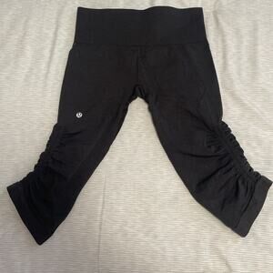 Lululemon Cropped Leggings Gray Size 6 Ruched Stretch Yoga Run Athletic Pants
